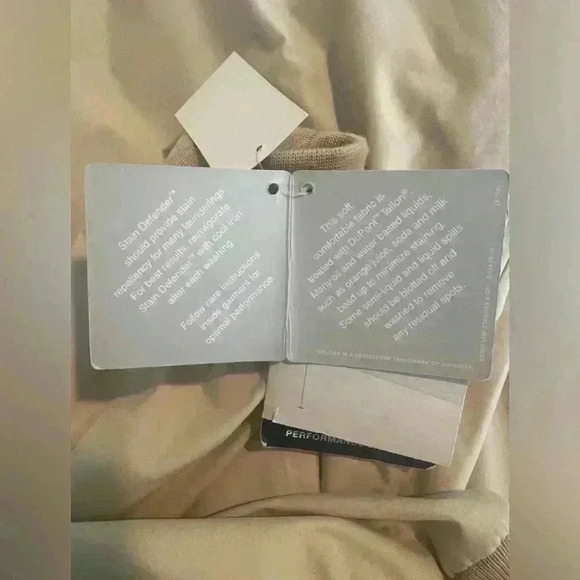 Dockers Golf Windbreaker Jacket Size XL Beige Pullover Stain Defender Pockets - Picture 11 of 11